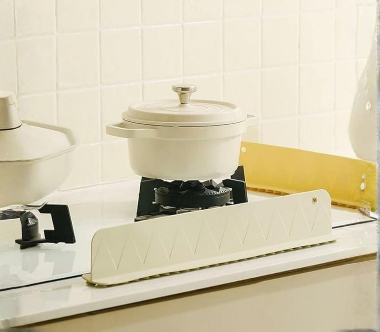 SplashLock™ Silicone Sink Guard - No spills. No mess.