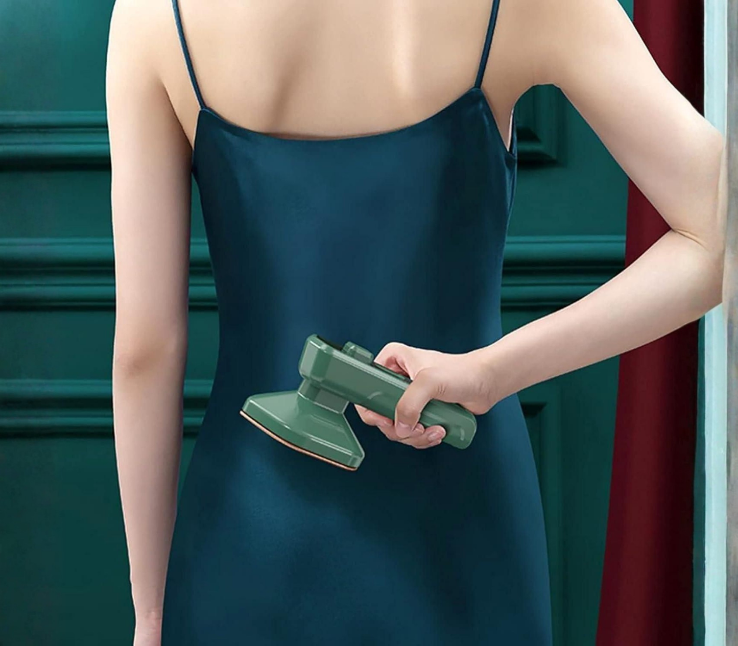 SteamGo™ Portable Garment Steamer - Smooth clothes. Anywhere.